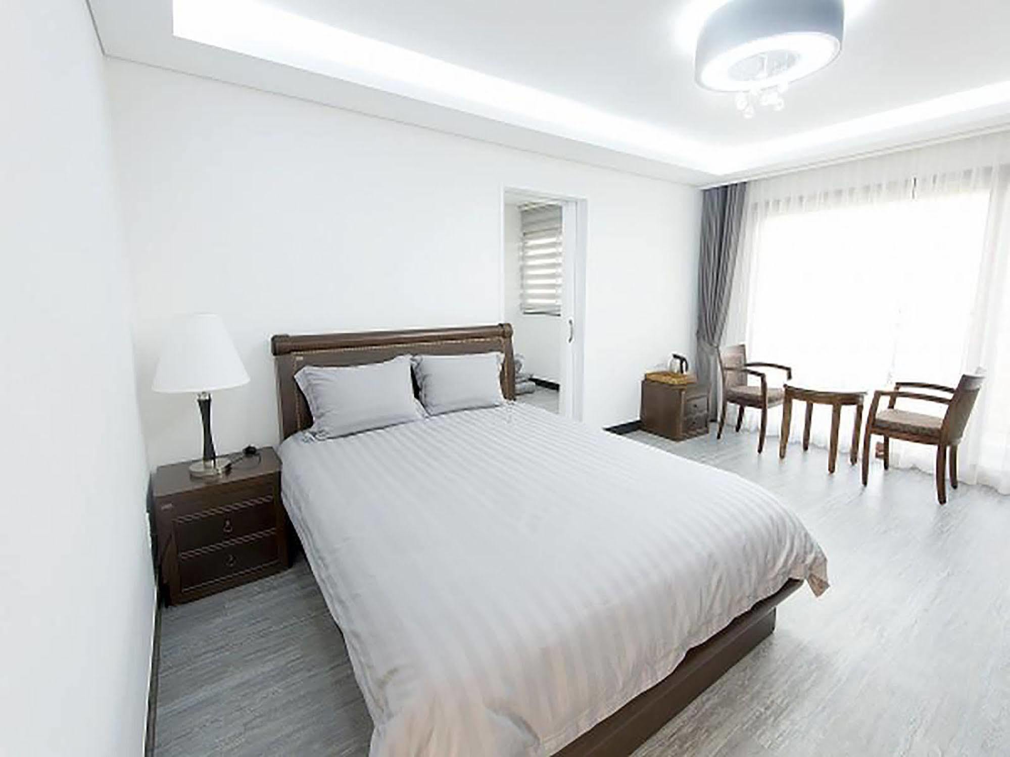 เดอะ เซริ รีสอร์ต Hotel ซอกวีโพ ภายนอก รูปภาพ