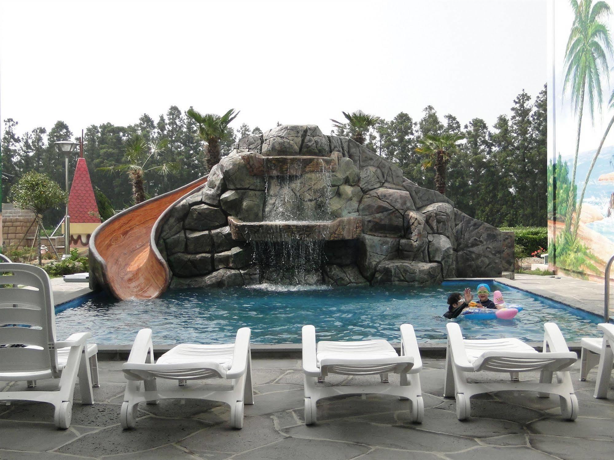 เดอะ เซริ รีสอร์ต Hotel ซอกวีโพ ภายนอก รูปภาพ